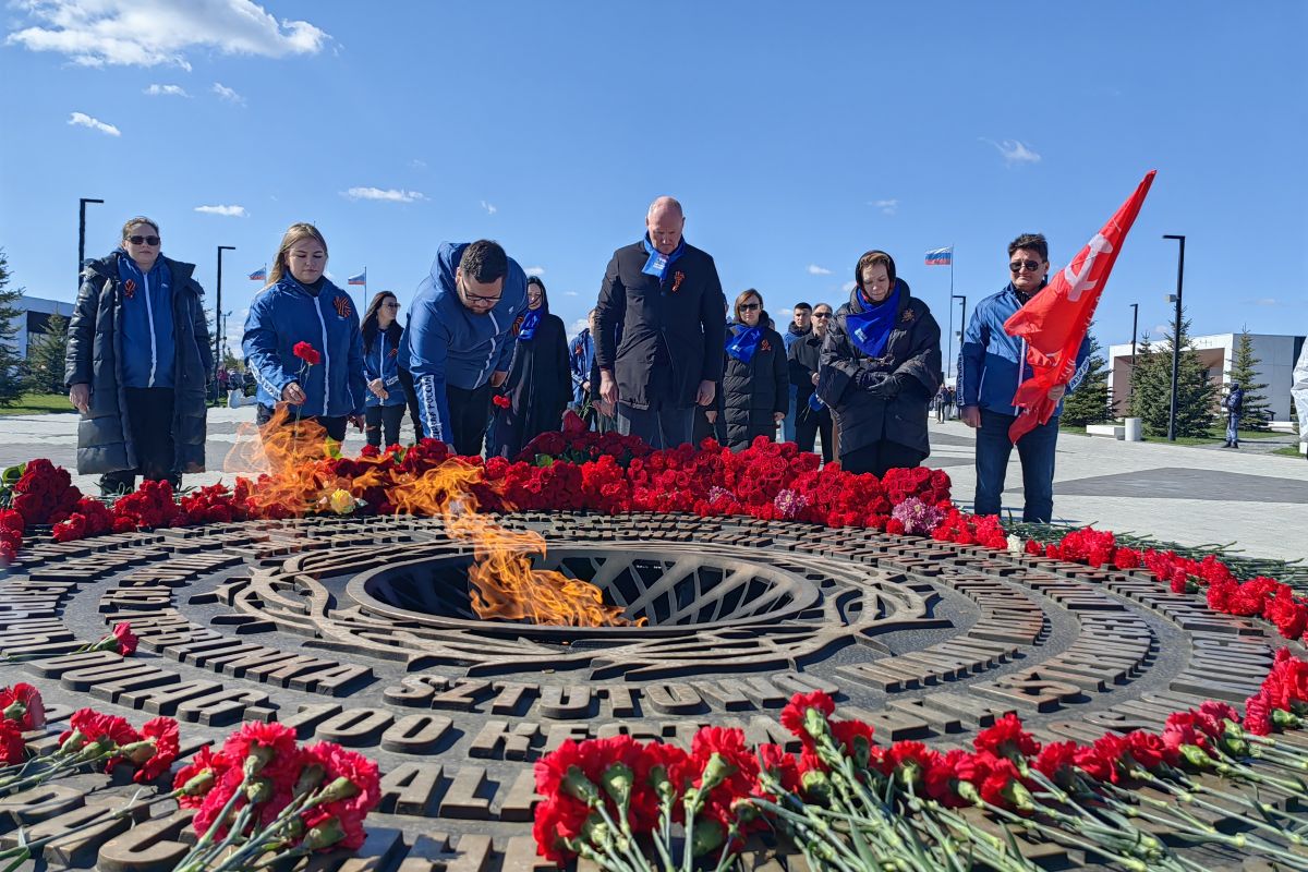 «Единая Россия» в День Победы возлагает цветы к памятникам Великой Отечественной войны